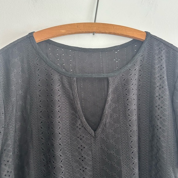 SHEIN 2x Black Eyelet lace short sleeve tunic top - Picture 3 of 4